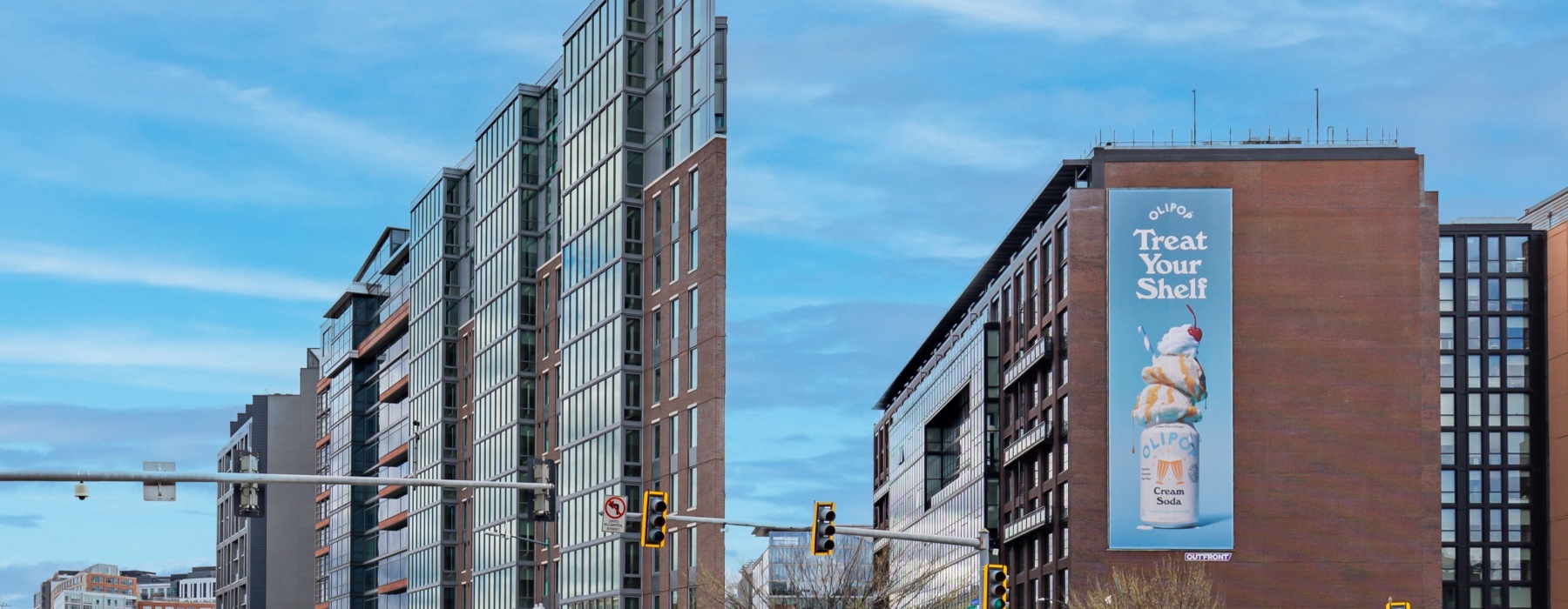 building exterior Pinnacle NoMa luxury apartments in DC